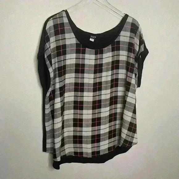 Torrid Plaid Print Knit Back Short Sleeve Top 2 2X 18/20 - Picture 3 of 7